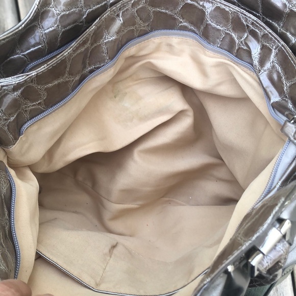 Large Handbag - Picture 8 of 10